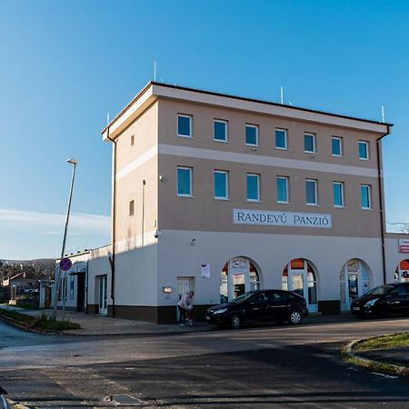 Randevu Panzio Bed and Breakfast Sopron Buitenkant foto