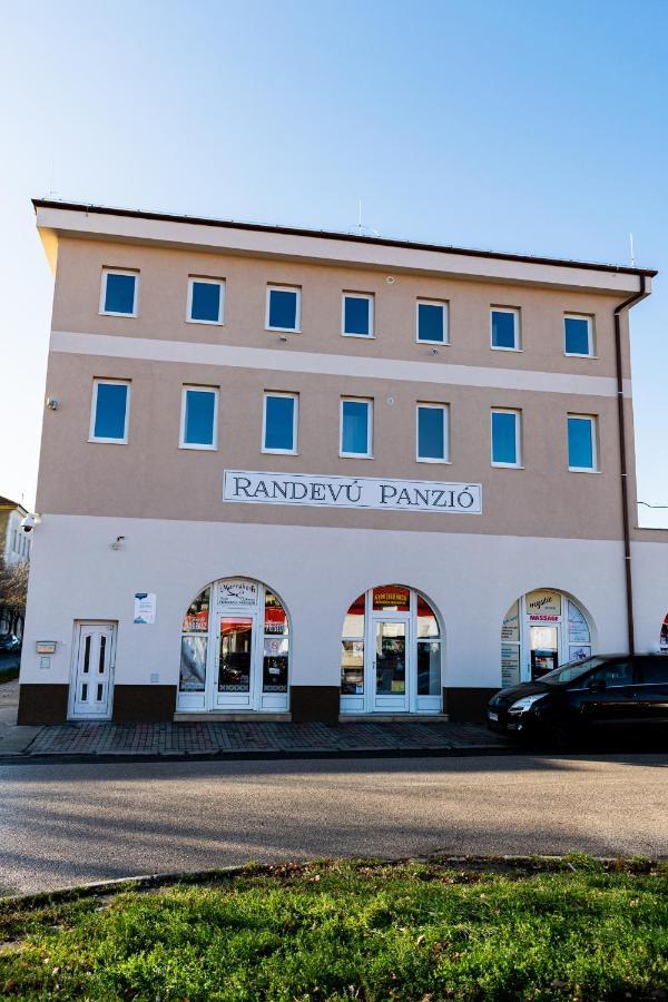 Randevu Panzio Bed and Breakfast Sopron Buitenkant foto