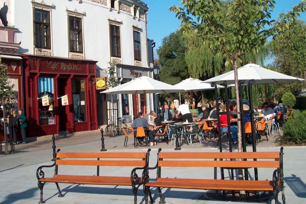 Randevu Panzio Bed and Breakfast Sopron Buitenkant foto